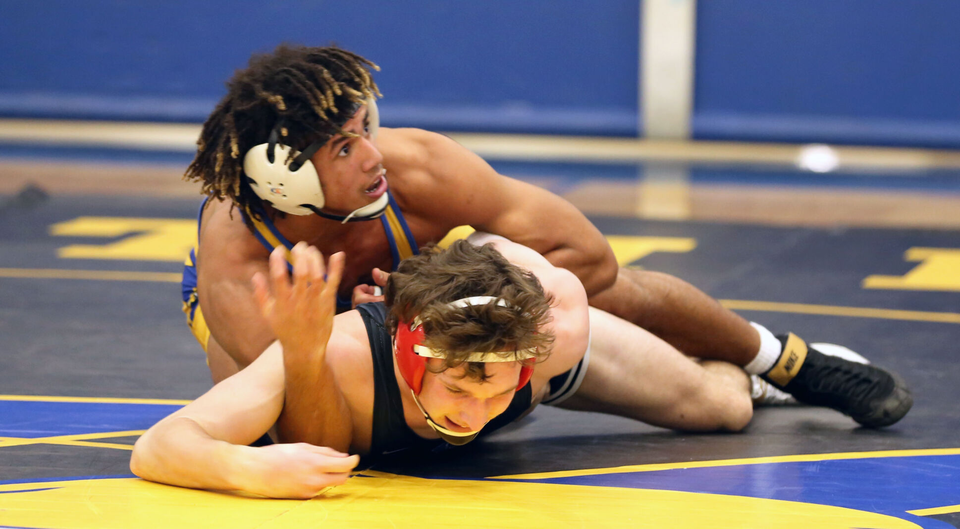 Hastings Wrestling vs. Simley 2.JPG